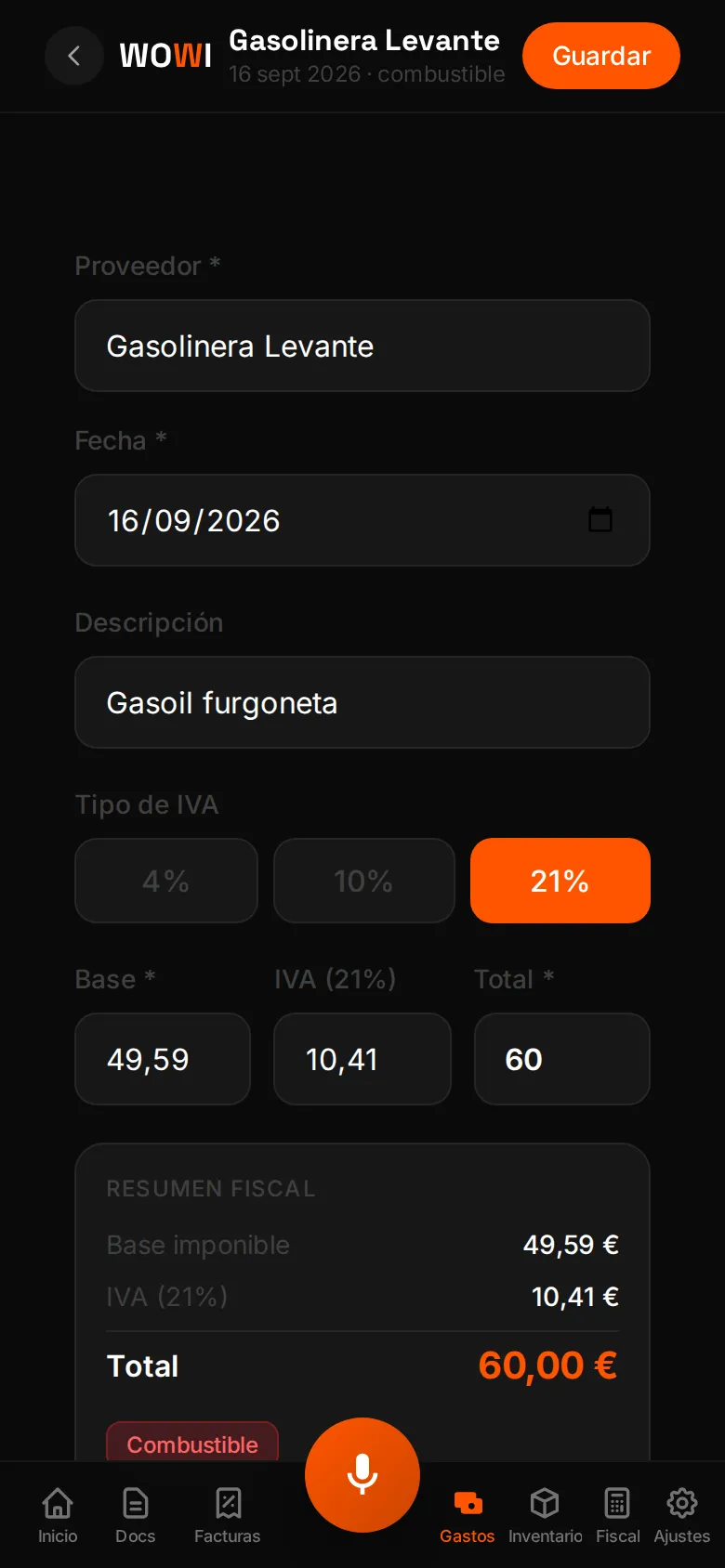 Ficha de un gasto de combustible en el móvil con el resumen fiscal